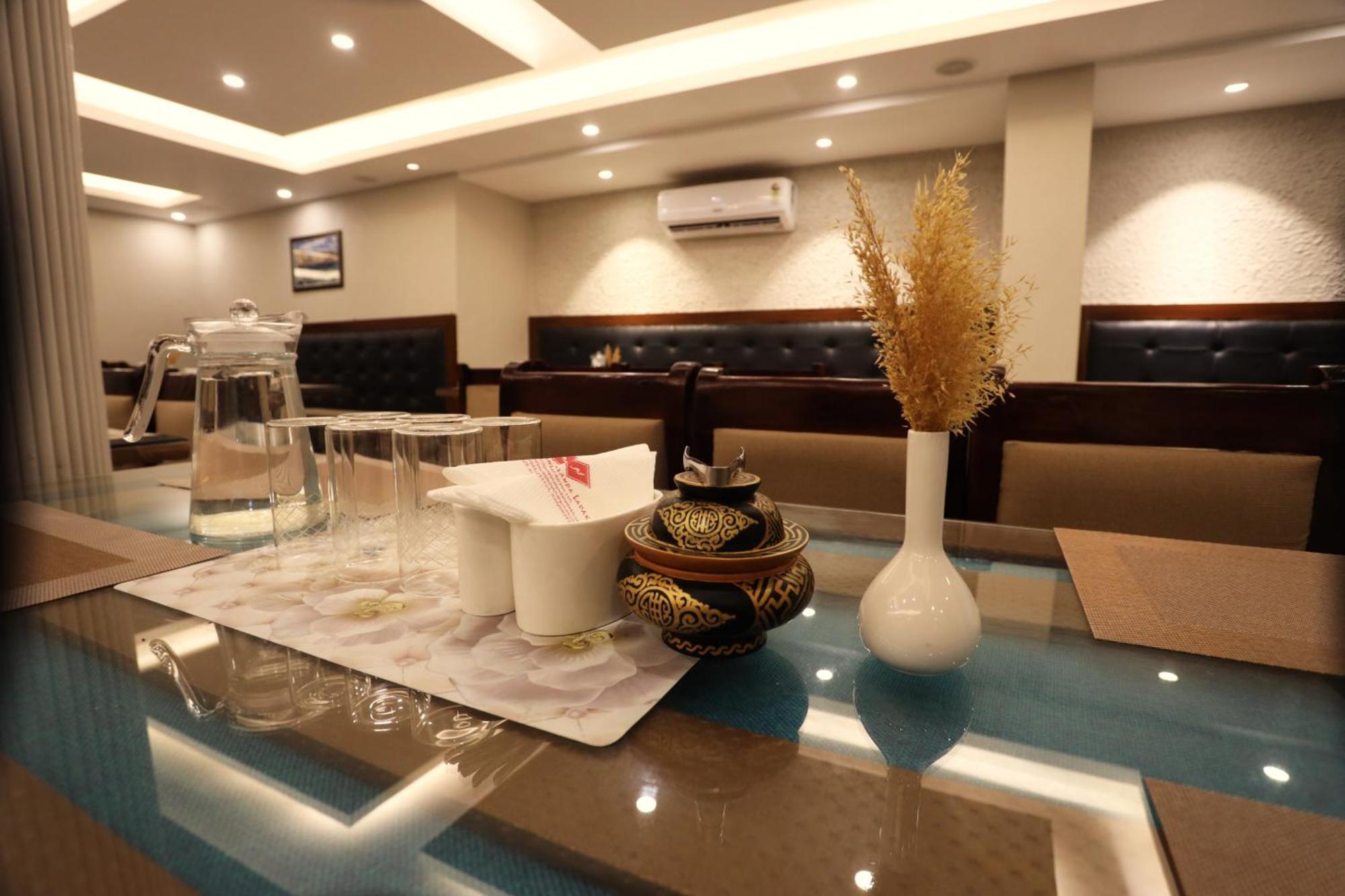 לה Hotel Nalanda Ladakh מראה חיצוני תמונה