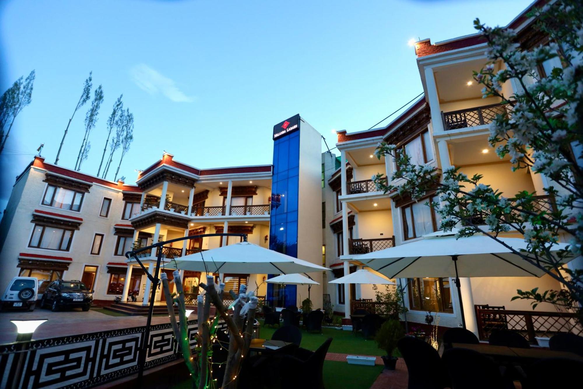 לה Hotel Nalanda Ladakh מראה חיצוני תמונה