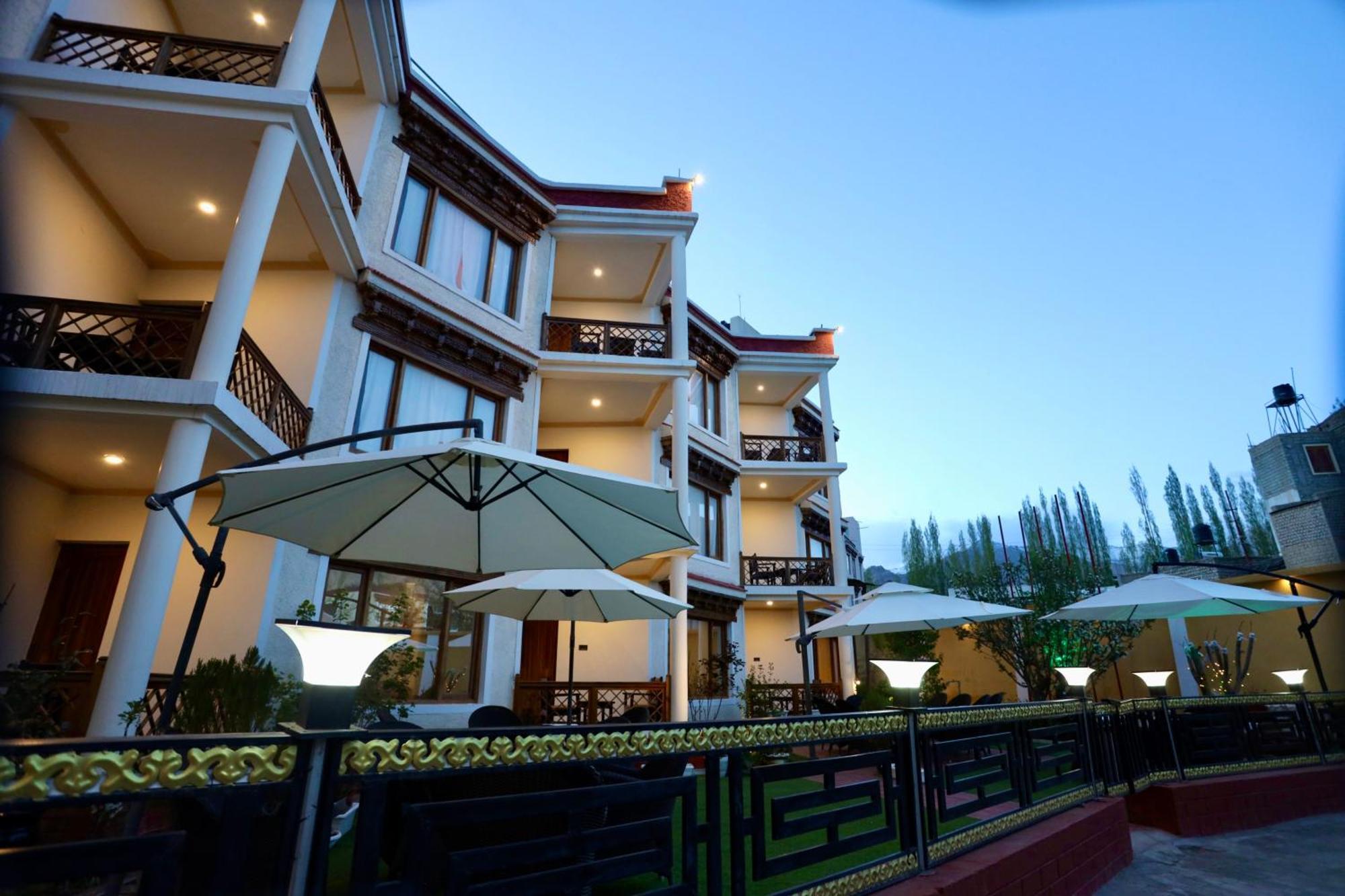 לה Hotel Nalanda Ladakh מראה חיצוני תמונה